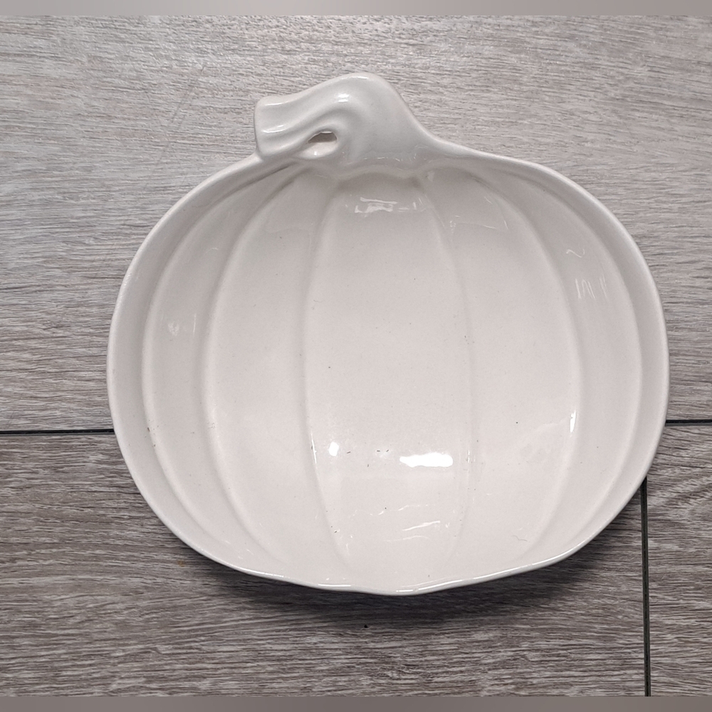 Brand New Fall/Thanksgiving Themed White Pumpkin-Shaped Ceramic Bowl